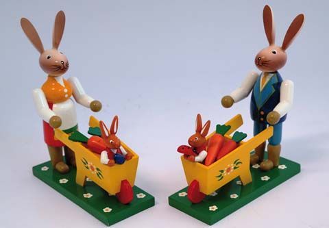 Hase mit Schubkarre - bunt -