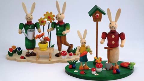 Hasenpaar Gärtner/in" auf Sockel